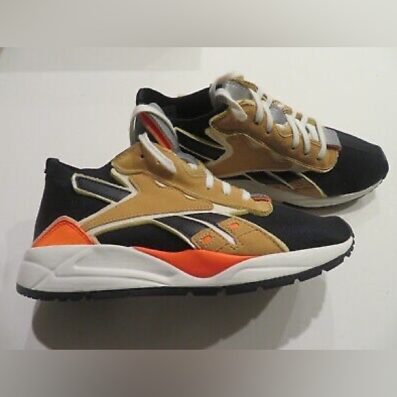 REEBOK X VICTORIA BECKHAM
Bolton Sock stretch-knit, leather and suede sneakers - Picture 2 of 7